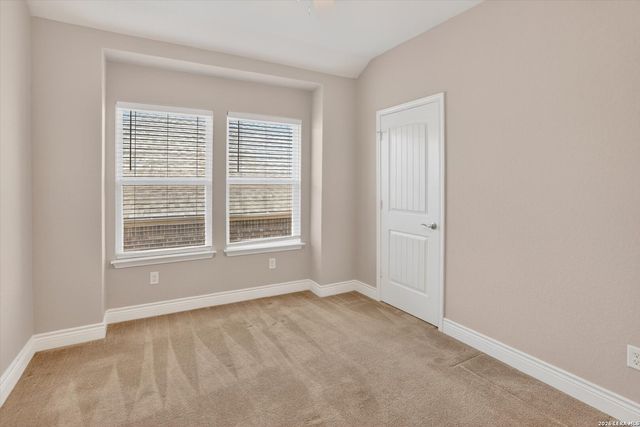 7407 Valle Msn, Boerne, TX 78015