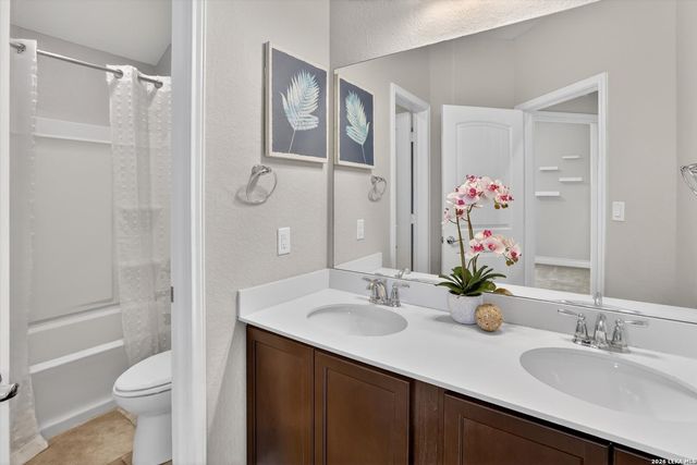 7407 Valle Msn, Boerne, TX 78015