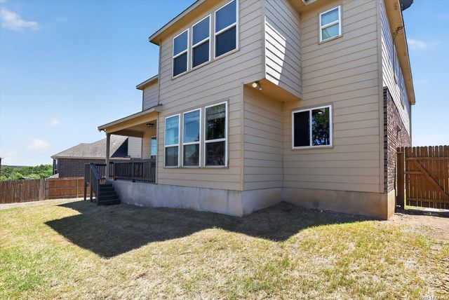 7407 Valle Msn, Boerne, TX 78015