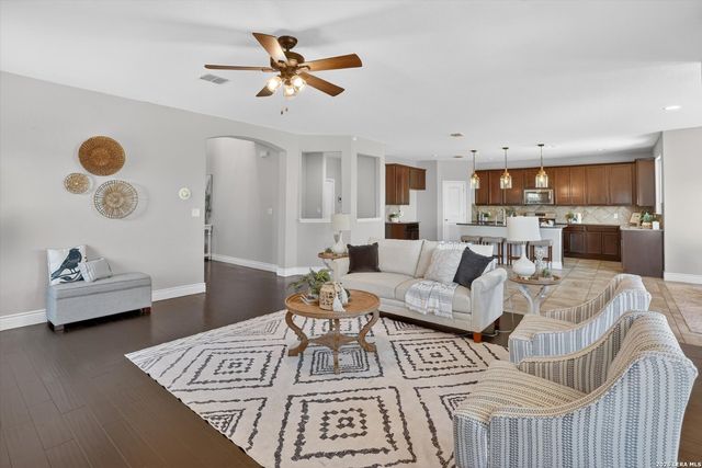 7407 Valle Msn, Boerne, TX 78015