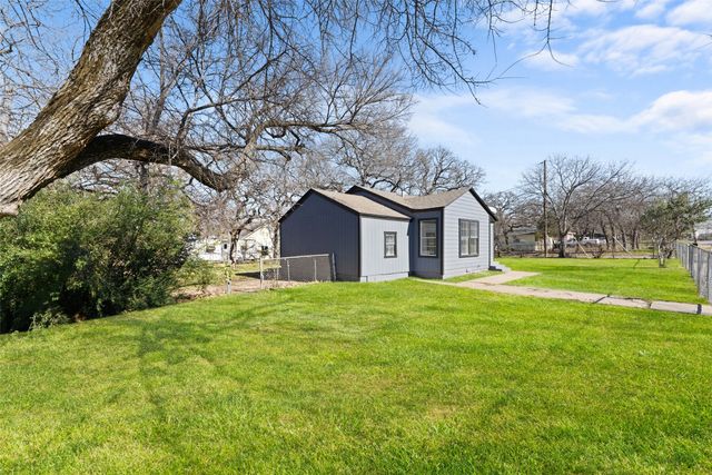 3841 Avenue M, Fort Worth, TX 76105
