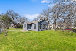3841 Avenue M, Fort Worth, TX 76105