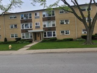 9275 NOEL Avenue C3, Des Plaines, IL 60016