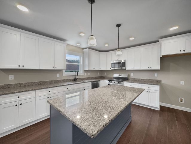 303 Cassie Dr, Lafayette, TN 37083