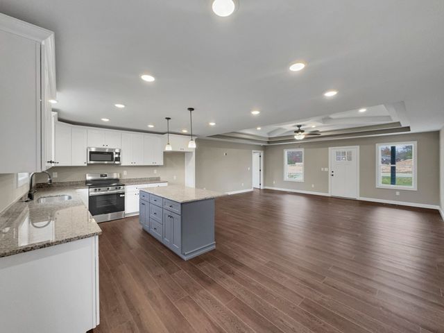 303 Cassie Dr, Lafayette, TN 37083