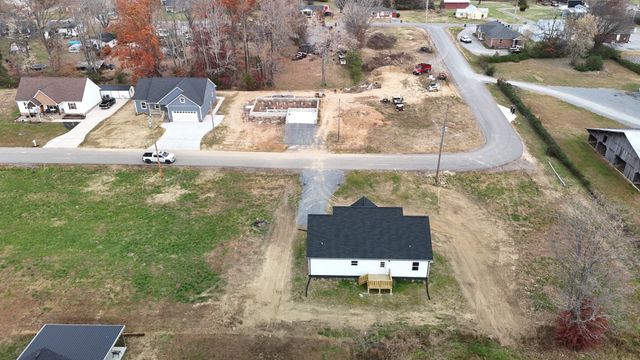 303 Cassie Dr, Lafayette, TN 37083