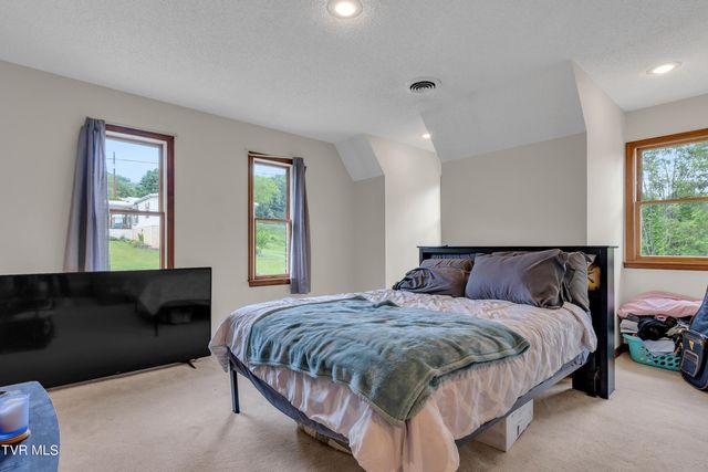 620 Northeast 2nd Street, Coeburn, VA 24230