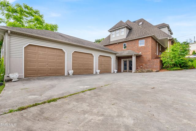 620 Northeast 2nd Street, Coeburn, VA 24230