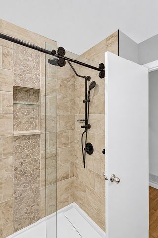 4 Far Hills Road, Barrington Hills, IL 60010