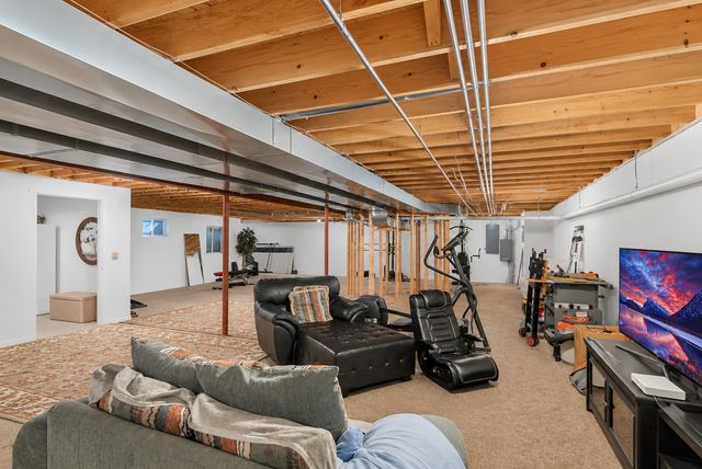 4 Far Hills Road, Barrington Hills, IL 60010