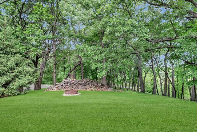 4 Far Hills Road, Barrington Hills, IL 60010