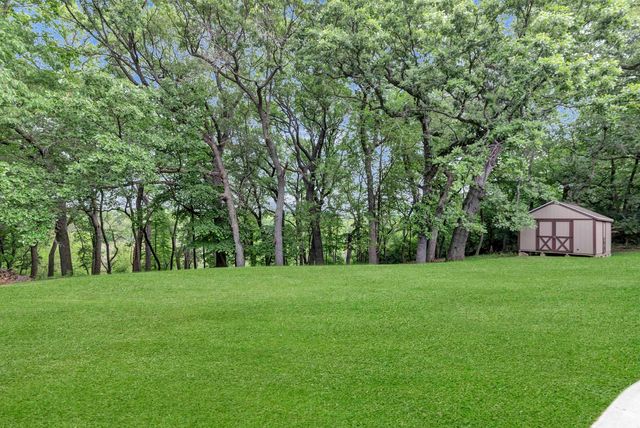 4 Far Hills Road, Barrington Hills, IL 60010