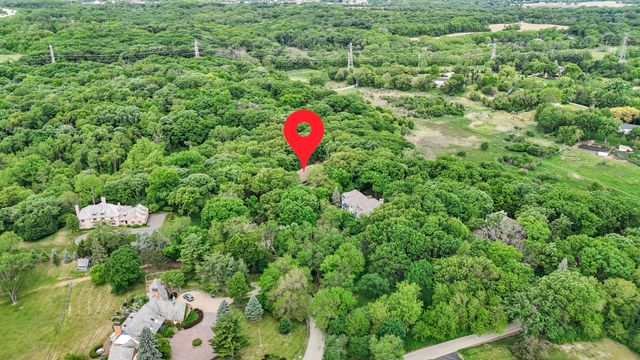 4 Far Hills Road, Barrington Hills, IL 60010