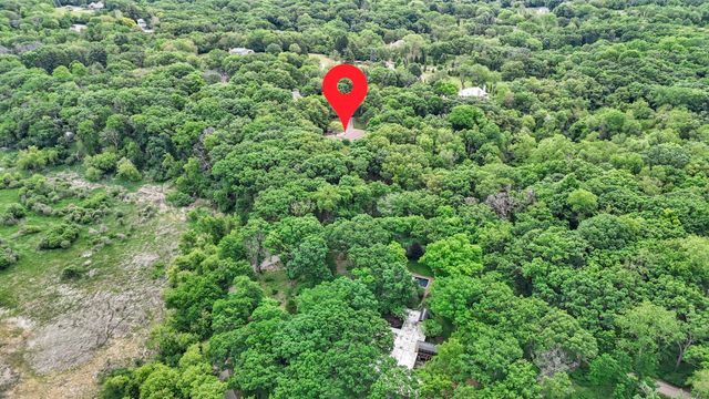 4 Far Hills Road, Barrington Hills, IL 60010
