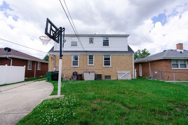 1635 Downing Avenue, Westchester, IL 60154