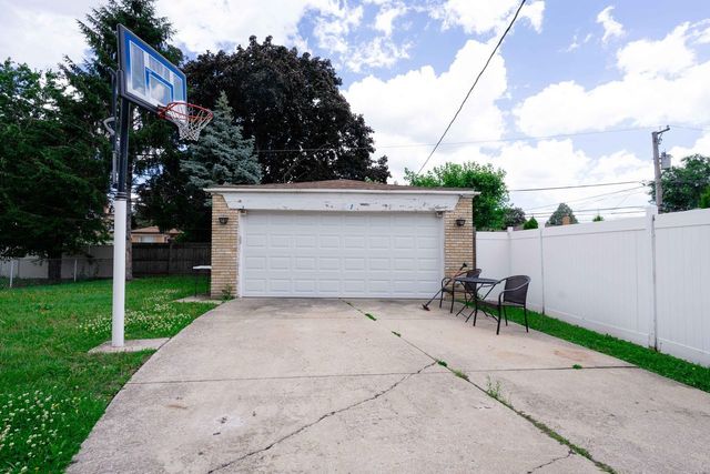 1635 Downing Avenue, Westchester, IL 60154