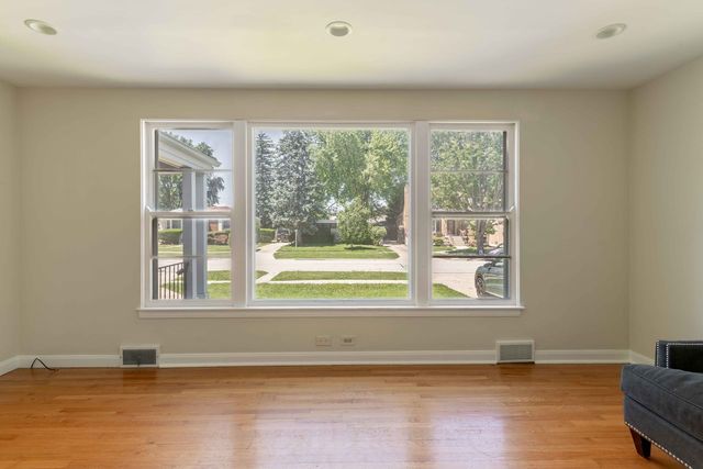 1635 Downing Avenue, Westchester, IL 60154