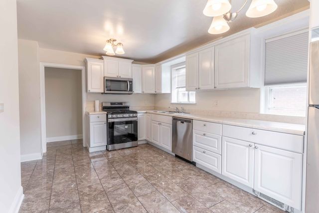1635 Downing Avenue, Westchester, IL 60154