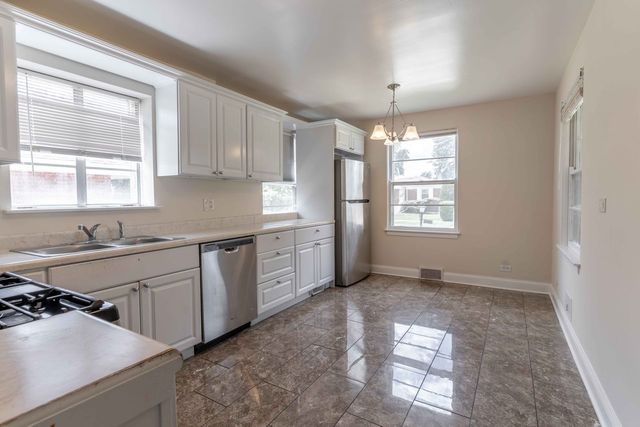 1635 Downing Avenue, Westchester, IL 60154