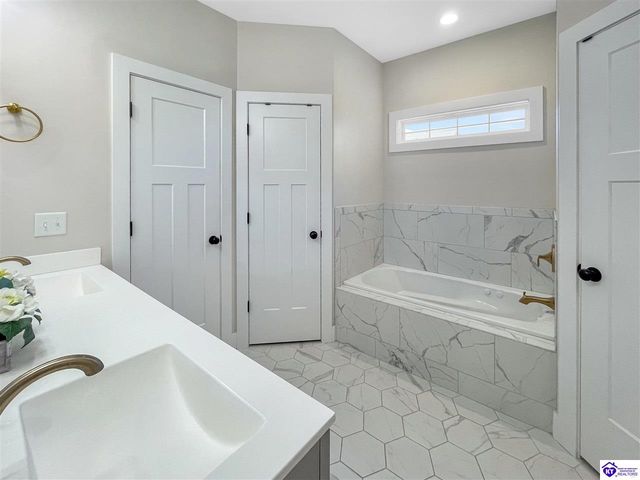 102 Kentucky Oaks Trail, Elizabethtown, KY 42701