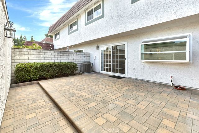 6907 Orangewood, Cypress, CA 90630