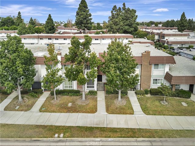 6907 Orangewood, Cypress, CA 90630