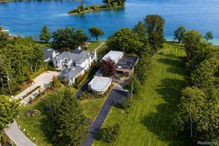 3317 W Shore Drive, Orchard Lake Village, MI 48324