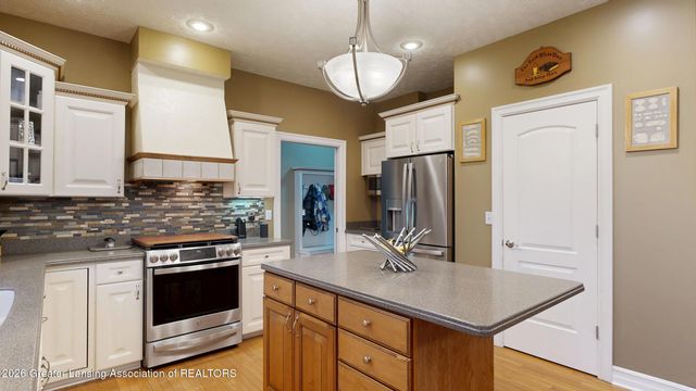141 Twin Ponds Lane, Okemos, MI 48864