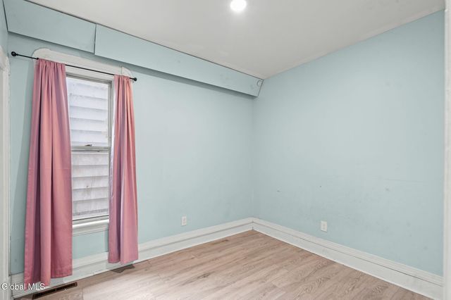 114 Victory Avenue, Schenectady, NY 12307