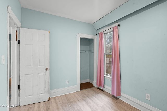 114 Victory Avenue, Schenectady, NY 12307