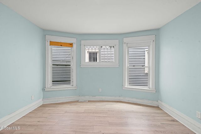 114 Victory Avenue, Schenectady, NY 12307