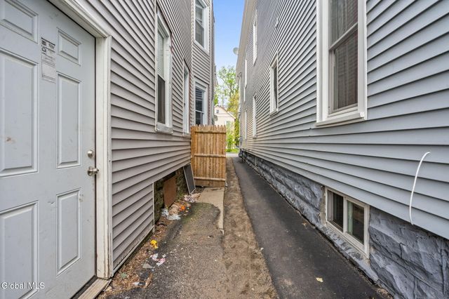 114 Victory Avenue, Schenectady, NY 12307