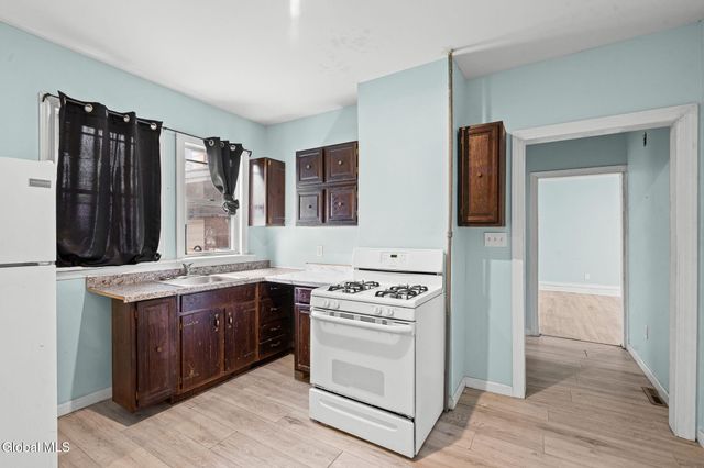 114 Victory Avenue, Schenectady, NY 12307