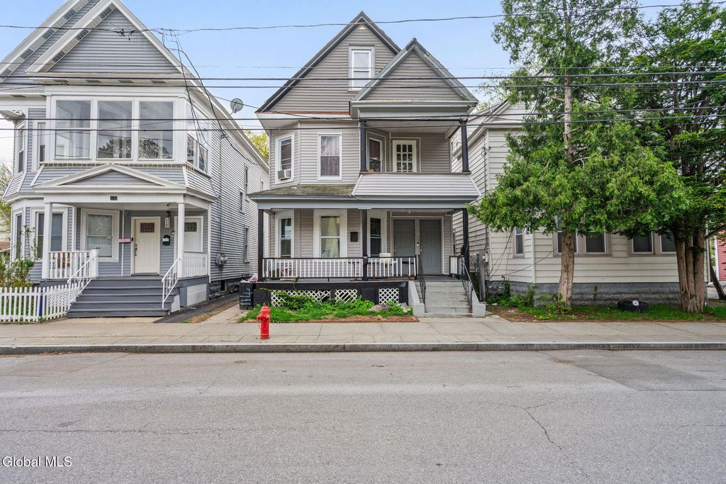 114 Victory Avenue, Schenectady, NY 12307