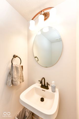 18510 Harvest Meadows Drive E, Westfield, IN 46074