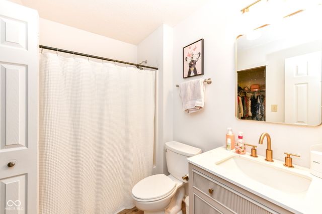 18510 Harvest Meadows Drive E, Westfield, IN 46074