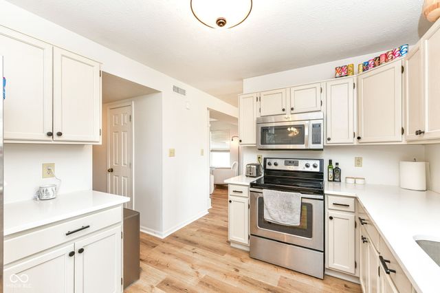 18510 Harvest Meadows Drive E, Westfield, IN 46074