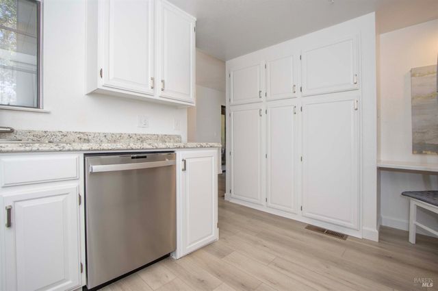 230 Pelican Ln, Novato, CA 94949