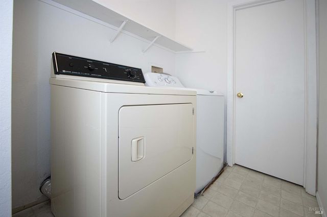 230 Pelican Ln, Novato, CA 94949