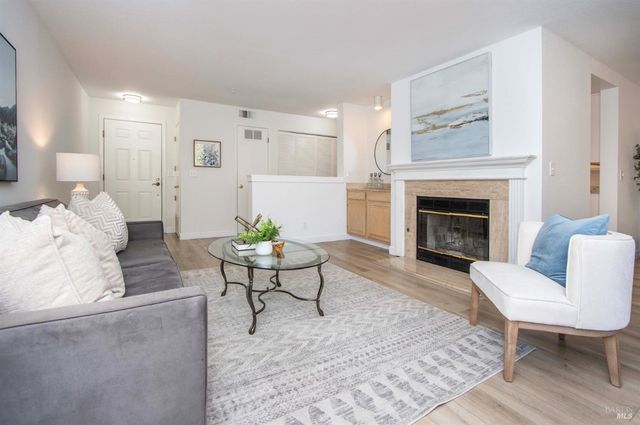 230 Pelican Ln, Novato, CA 94949