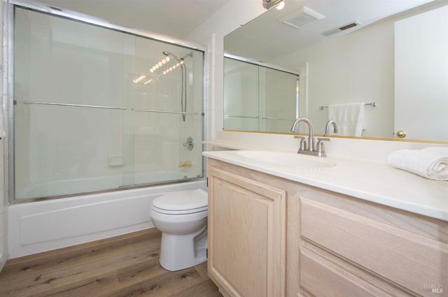 230 Pelican Ln, Novato, CA 94949