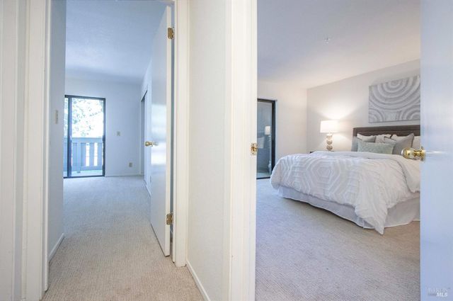 230 Pelican Ln, Novato, CA 94949