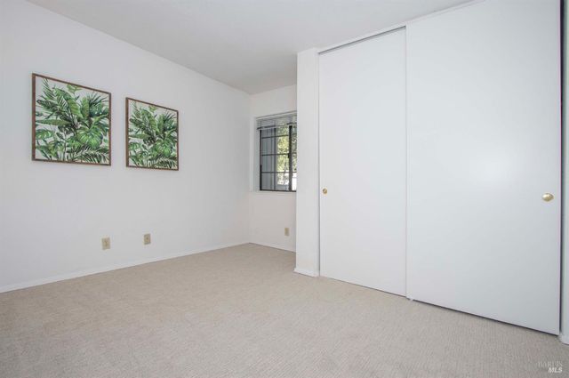 230 Pelican Ln, Novato, CA 94949