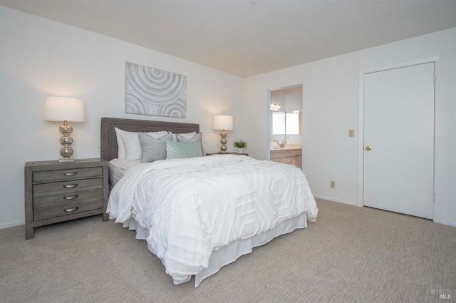 230 Pelican Ln, Novato, CA 94949