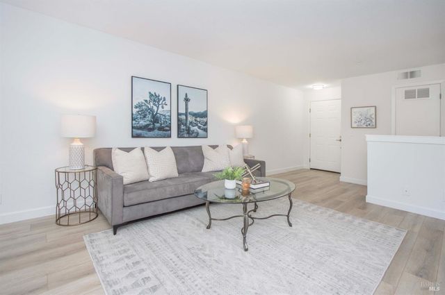 230 Pelican Ln, Novato, CA 94949