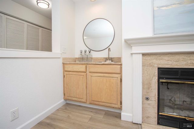 230 Pelican Ln, Novato, CA 94949