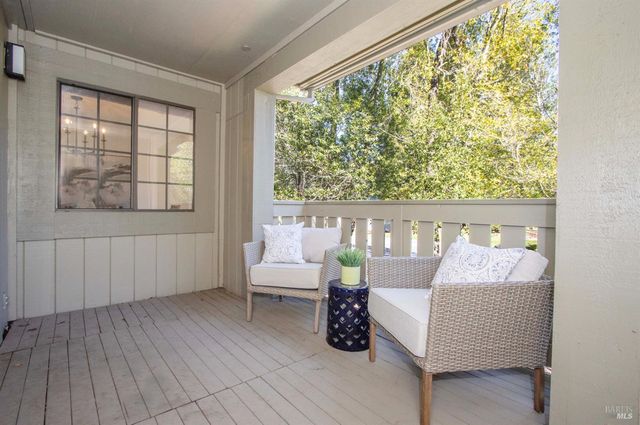 230 Pelican Ln, Novato, CA 94949