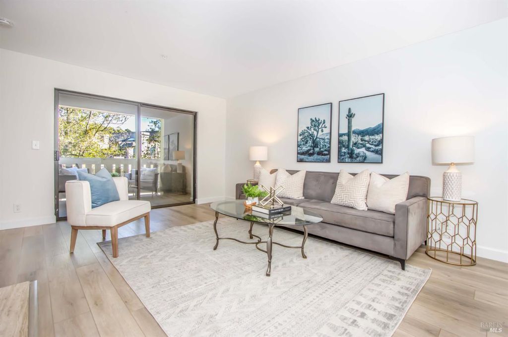 230 Pelican Ln, Novato, CA 94949