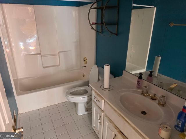 2810 Shoemaker Lane, Snellville, GA 30039