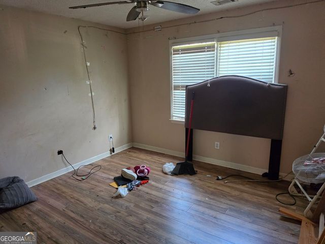 2810 Shoemaker Lane, Snellville, GA 30039